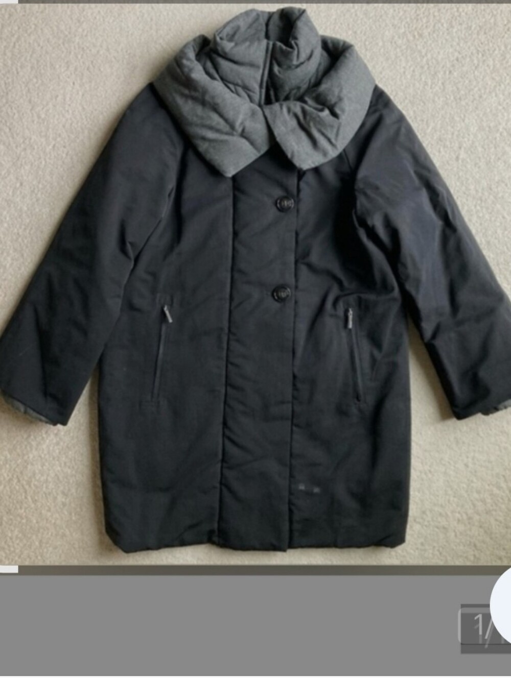 Weekend Max Mara Black Puffer Coat with Gray Quilted Collar